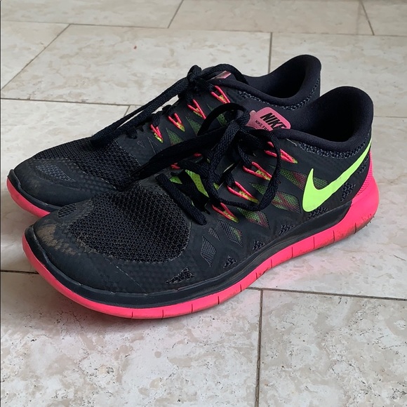 Nike Shoes - Nike free run women size 9.5 pink and black